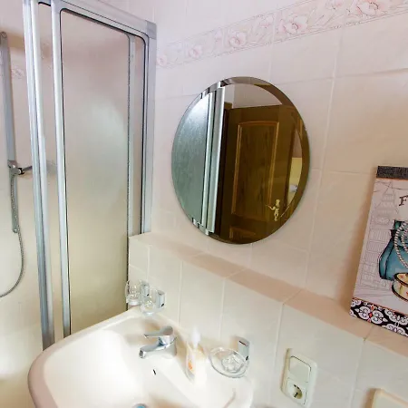 דירה Sandra Mueller *